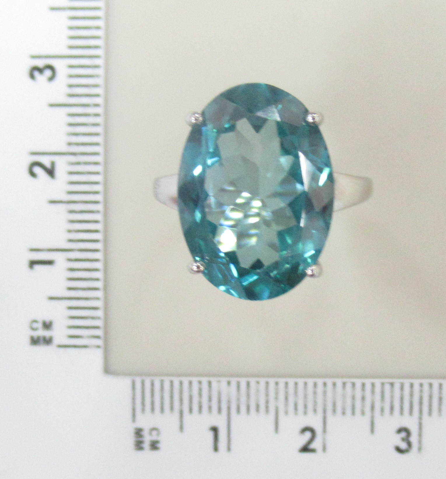 Серебряное кольцо 925 пробы; вставки 1 Топаз 15,38ct;
